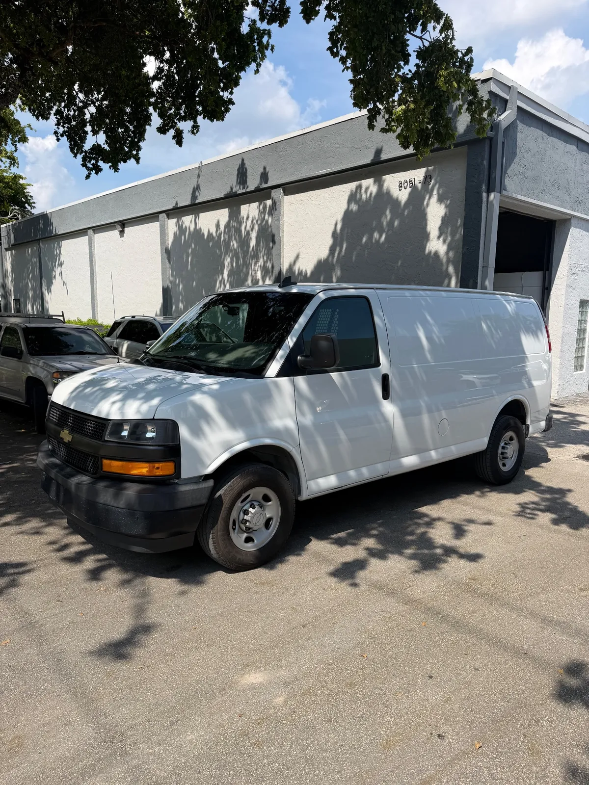 2018 Chevrolet Express 2500 2/9
