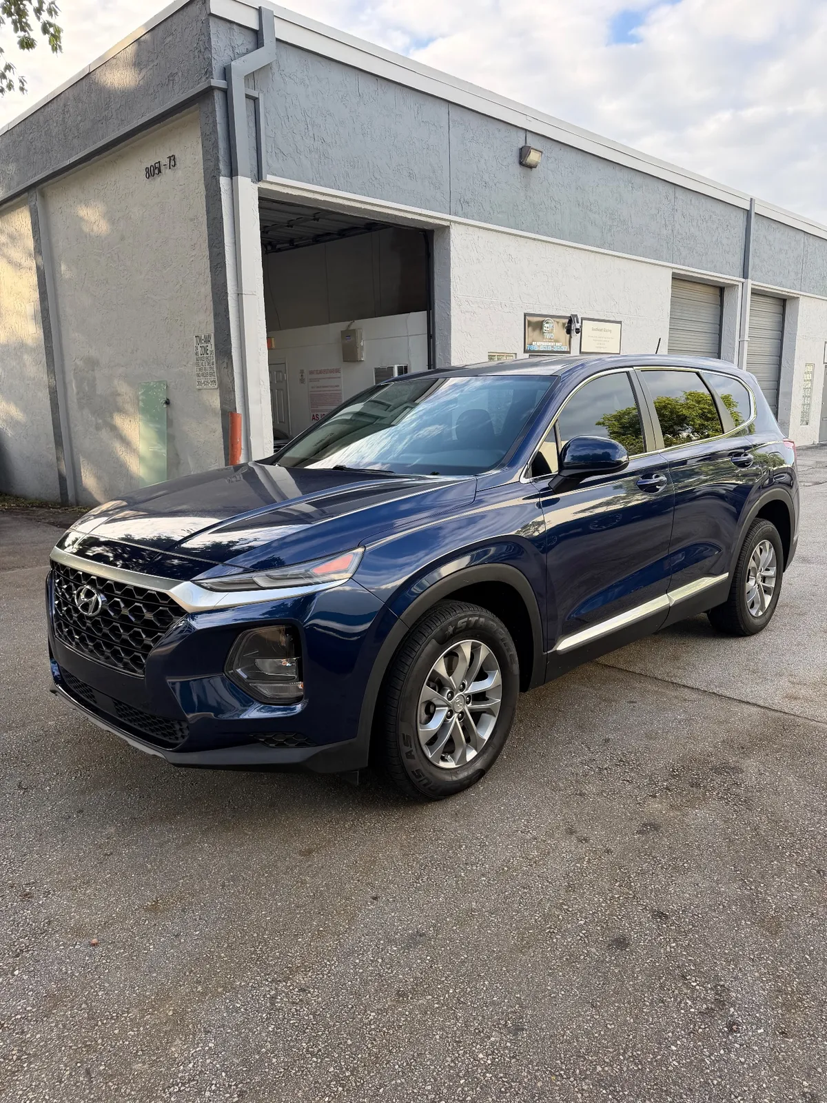 2019 Hyundai Santa Fe SE 2/9